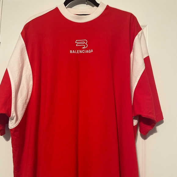 Brand new Oversized Balenciaga T-shirt - Picture 7 of 8